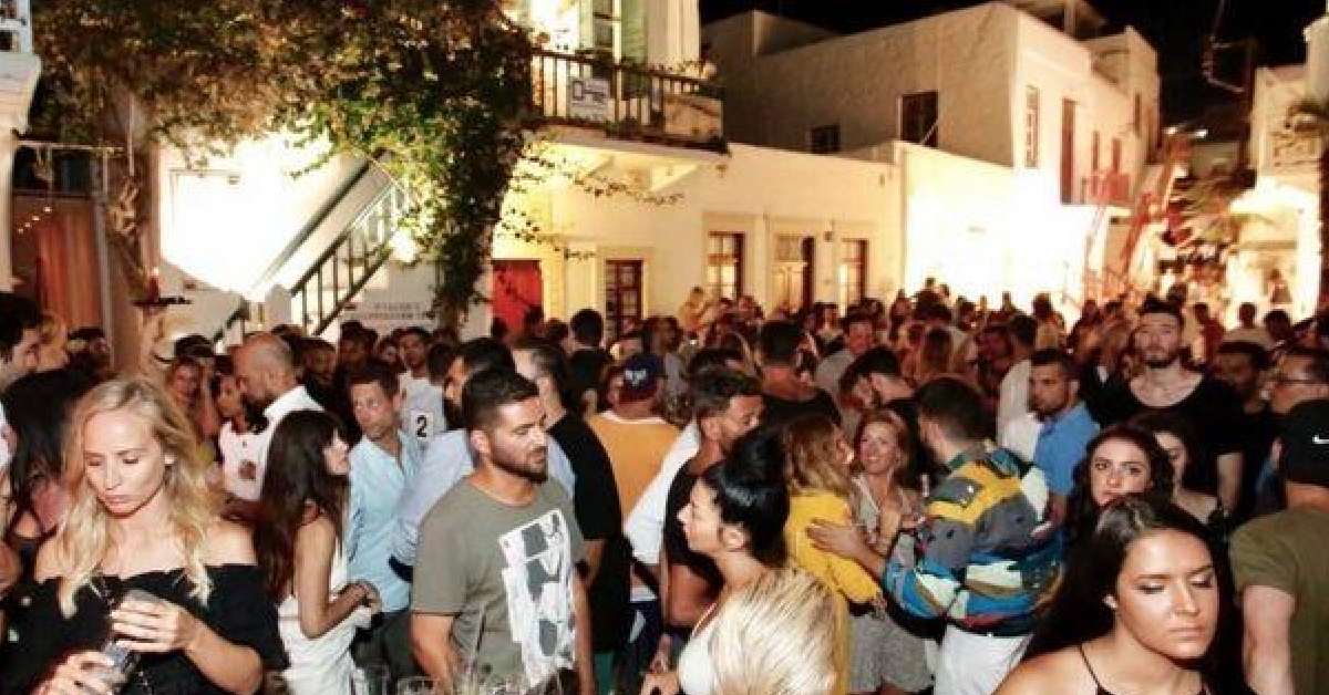 Night party and reservations for VIP Tables at Scorpios and Alemagou